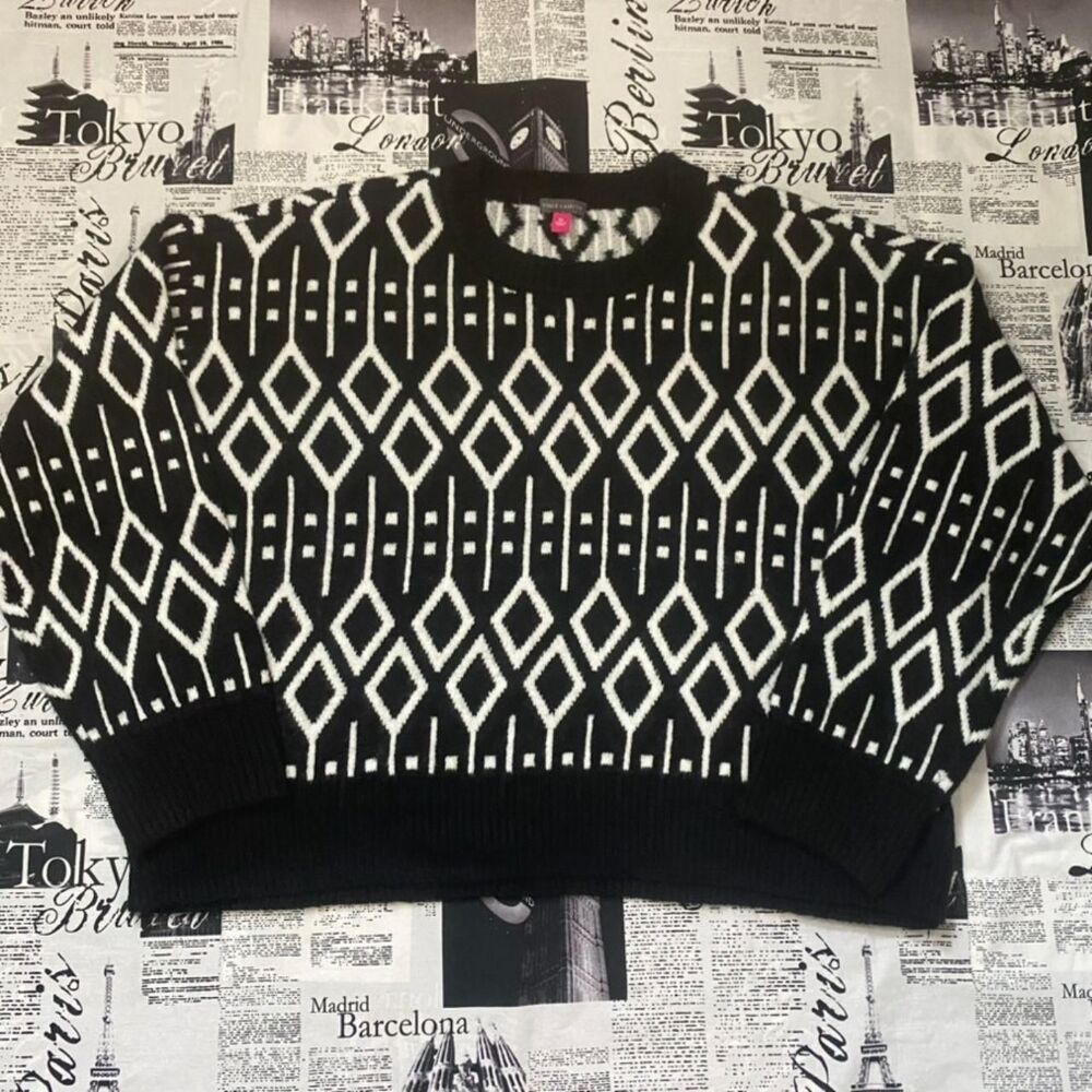 Vince Camuto Women's black white geometric line print sweater boxy cropped nwt
